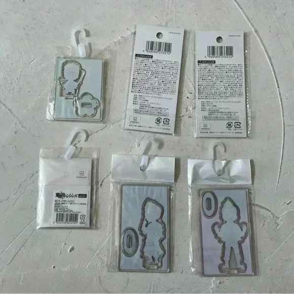 Tokyo Revengers Acrylic Stands Lot of 6 - Picture 4 of 8